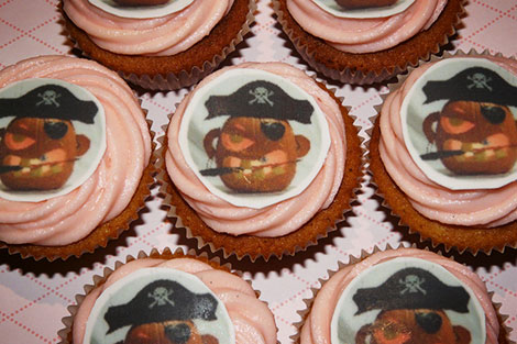 Captain Jack O' Lantern Cupcakes